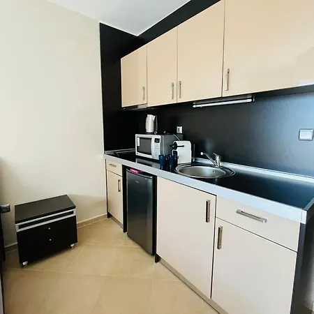 Lovely Studio Directly To Beach Area לוזנטס