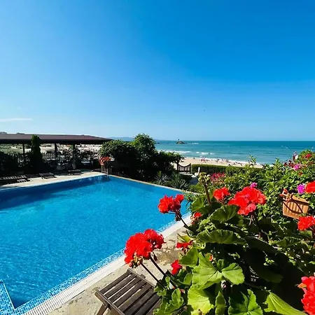 Lovely Studio Directly To Beach Area דירה