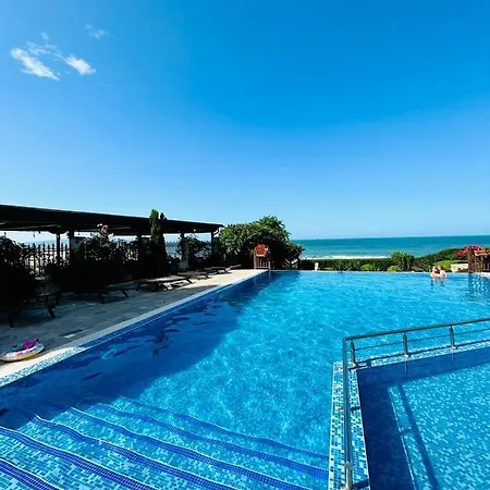 Lovely Studio Directly To Beach Area * לוזנטס